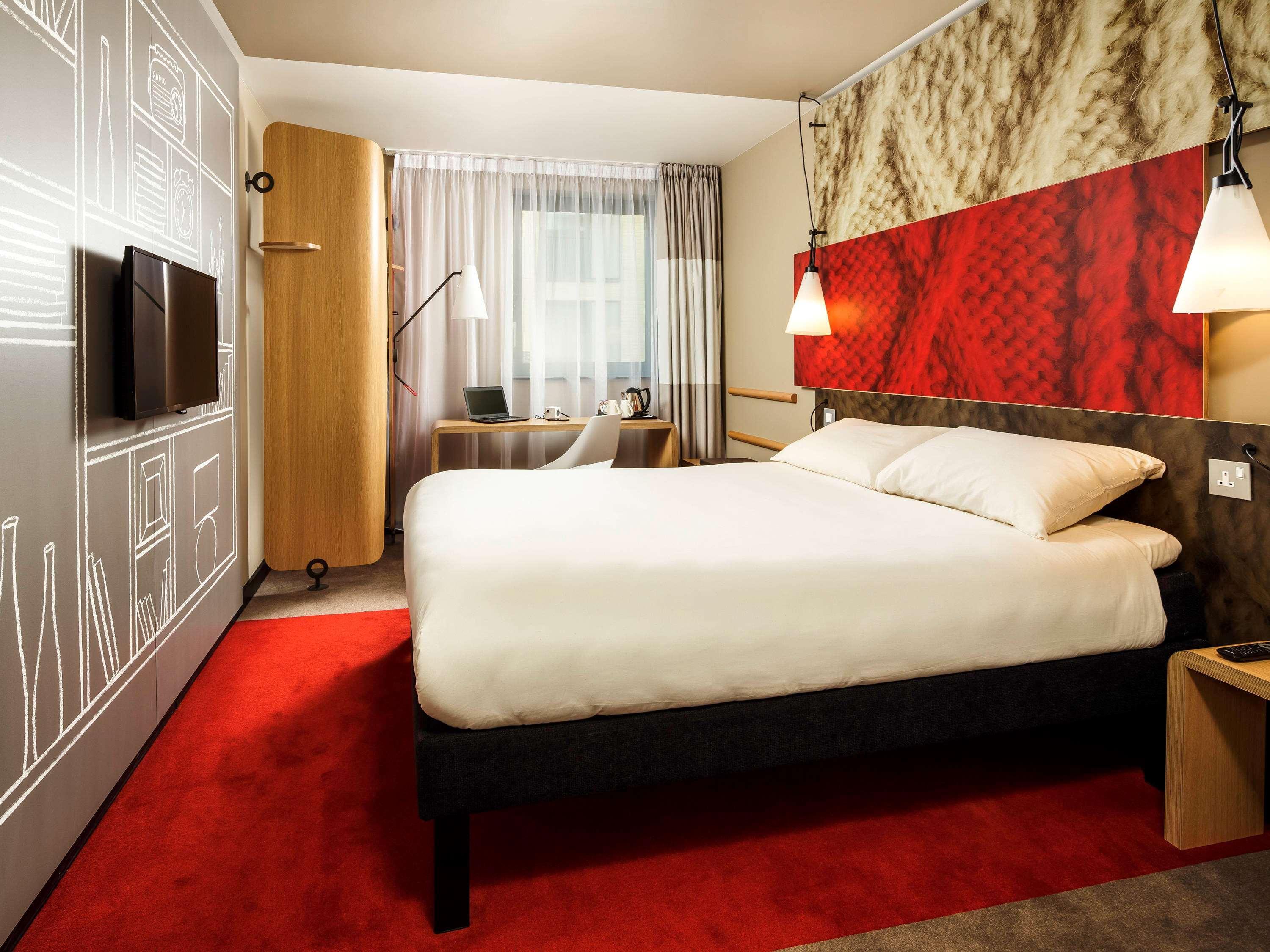 Ibis Station 3*