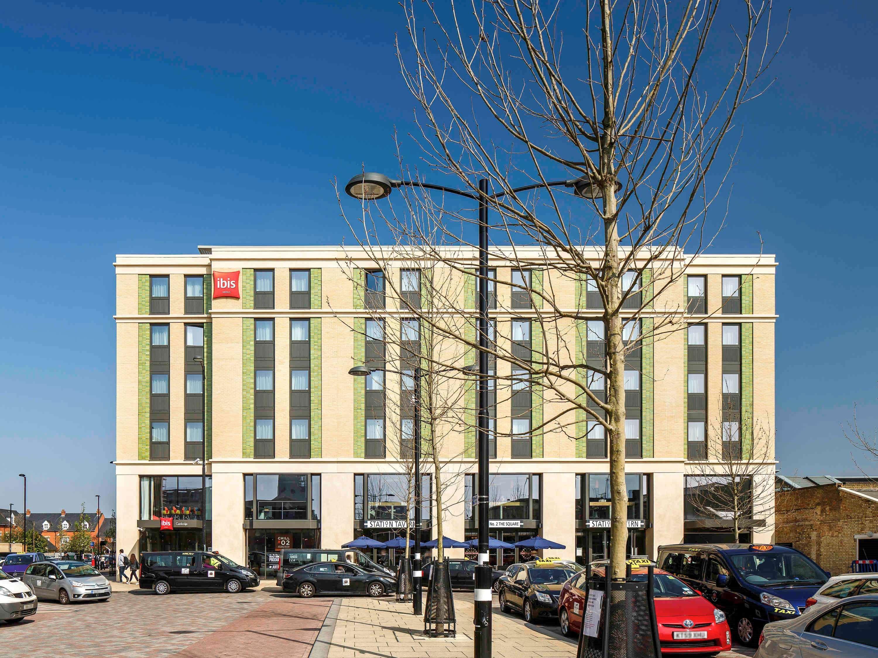Ibis Station Hotel 3*